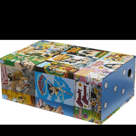 Limited Edition🔥 Wonder Women exclusive shoes size 8.5 women’s size  7 men. - Picture 3 of 3